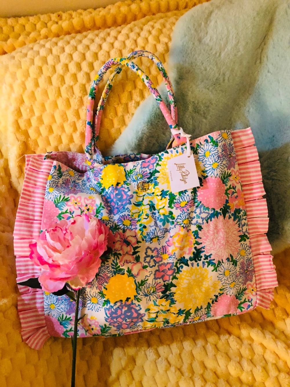 NWT Lilly Pulitzer Cotton Canvas Large Ruffle Tote in Lilly Garden